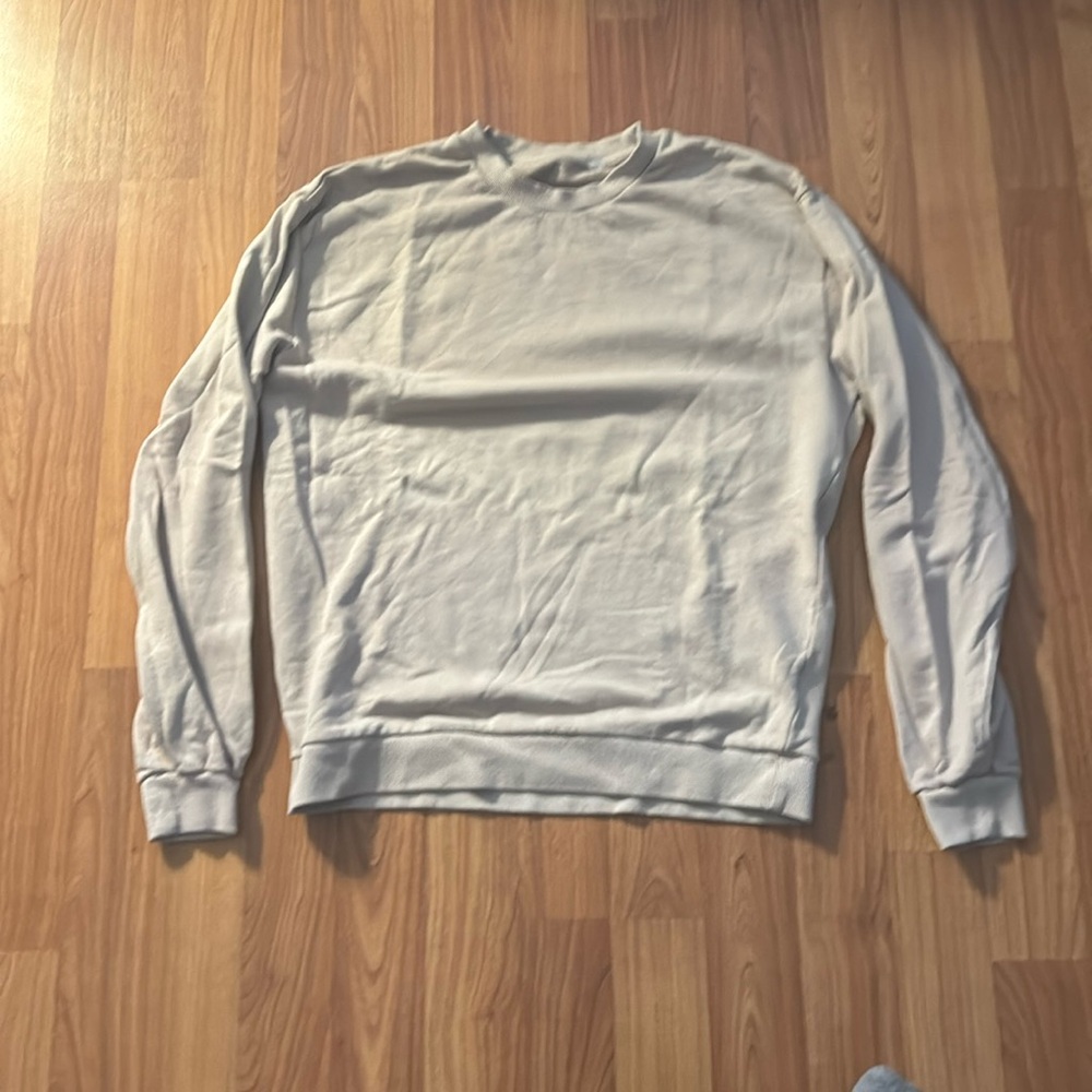 Men’s cream color crewneck